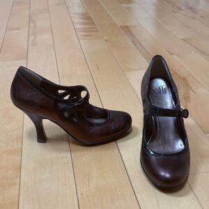 Sofft  Copper Women’s  Leather Mary Jane Pump
